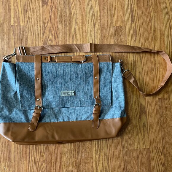 Prestige Overnight or computer bag! NEW!! - Picture 1 of 10
